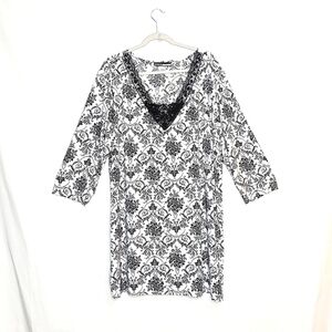 Studio Donatella night gown. Black/white, 3X.